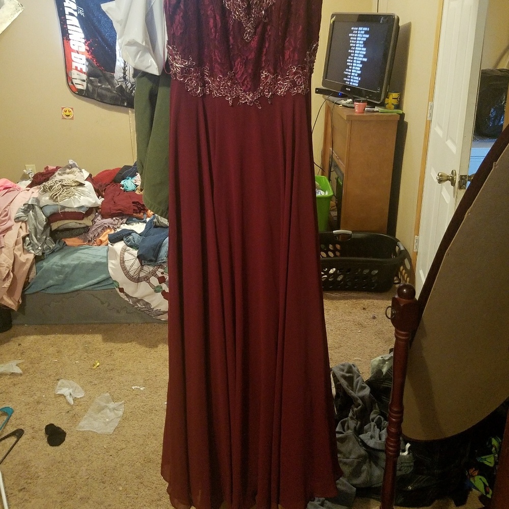 Prom dress - Picture 2 of 2